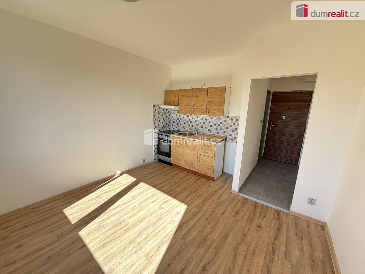 Pronájem bytu 2+kk 36 m² – fotografie 2