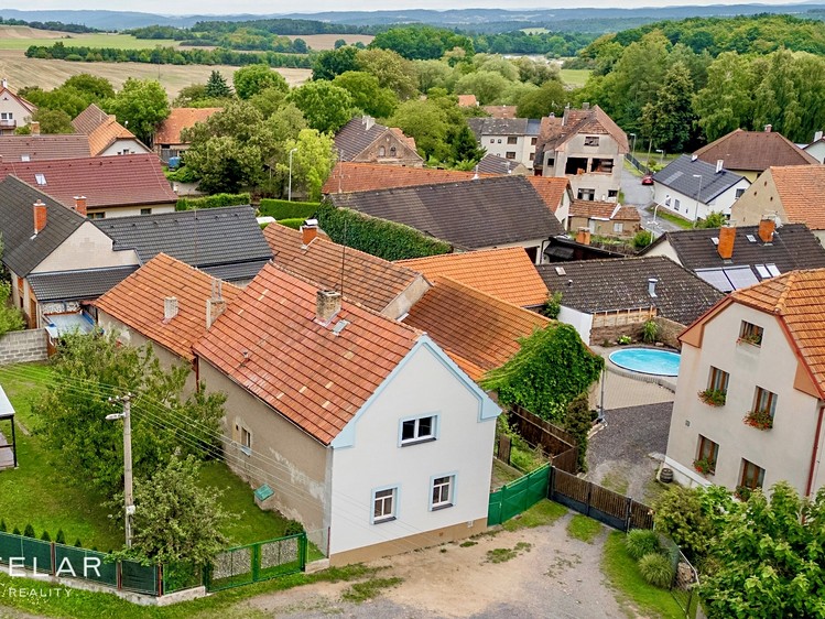 Haus zum Kauf, 180 m² (1 von 35)