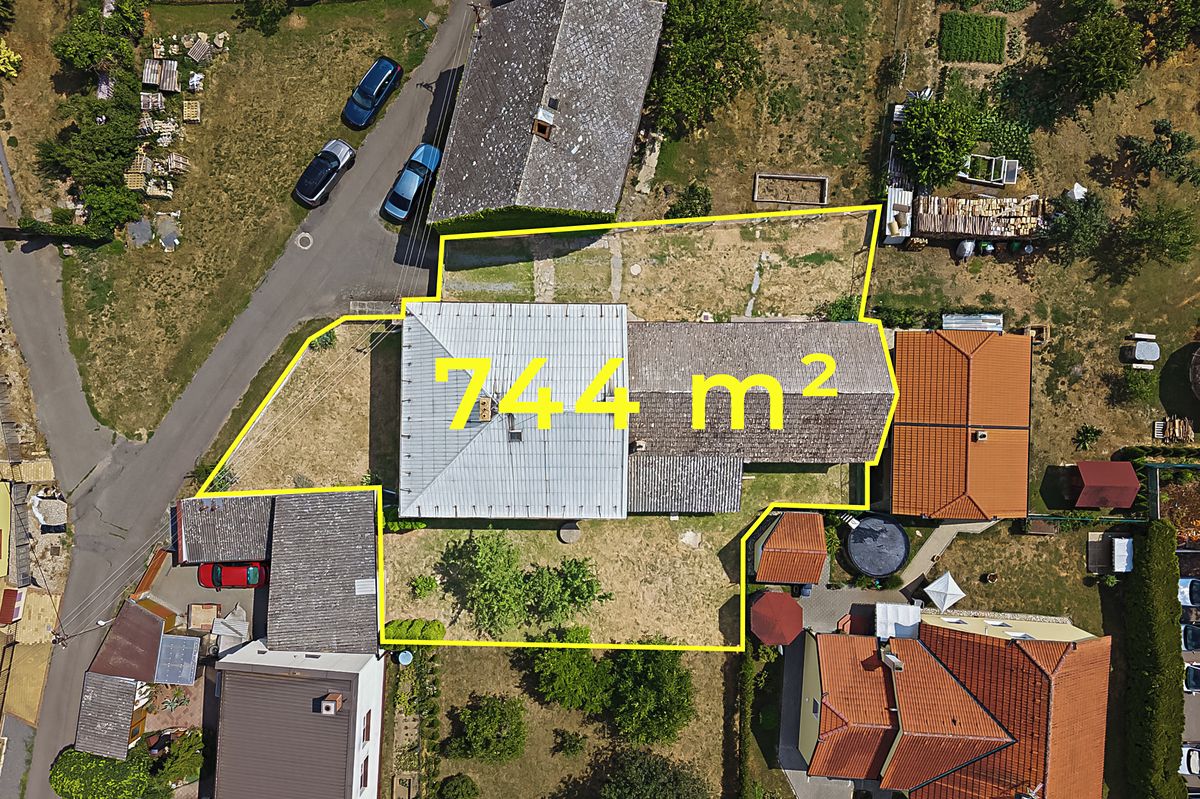Prodej rodinného domu 194 m², pozemek 744 m² – fotografie 3