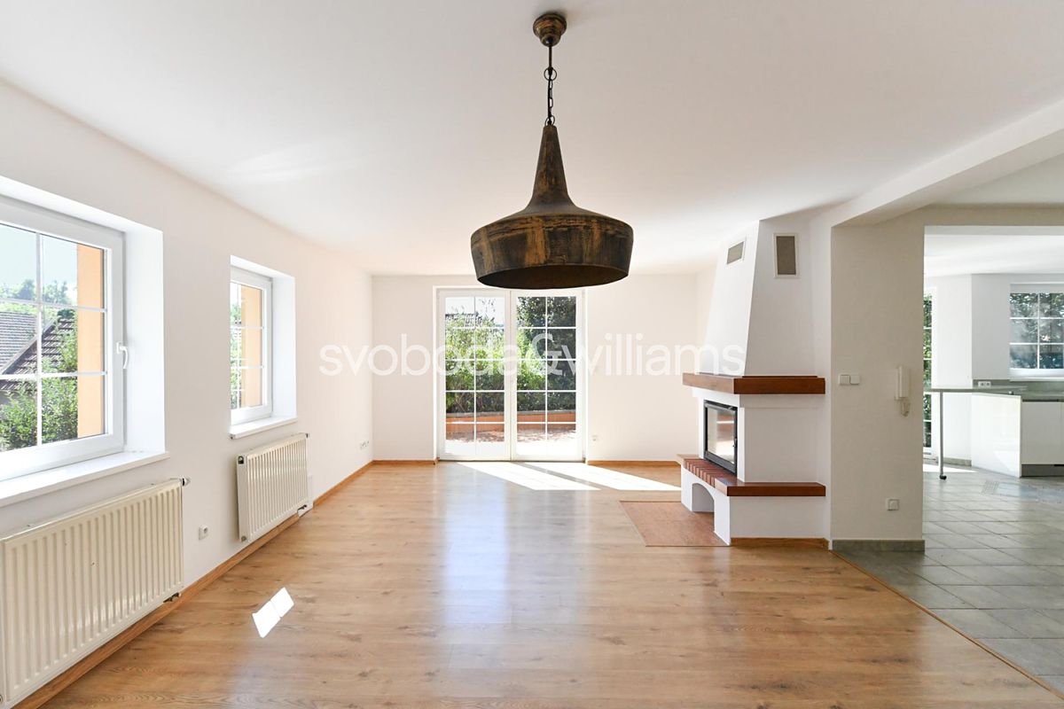 Prodej rodinného domu 222 m², pozemek 642 m²