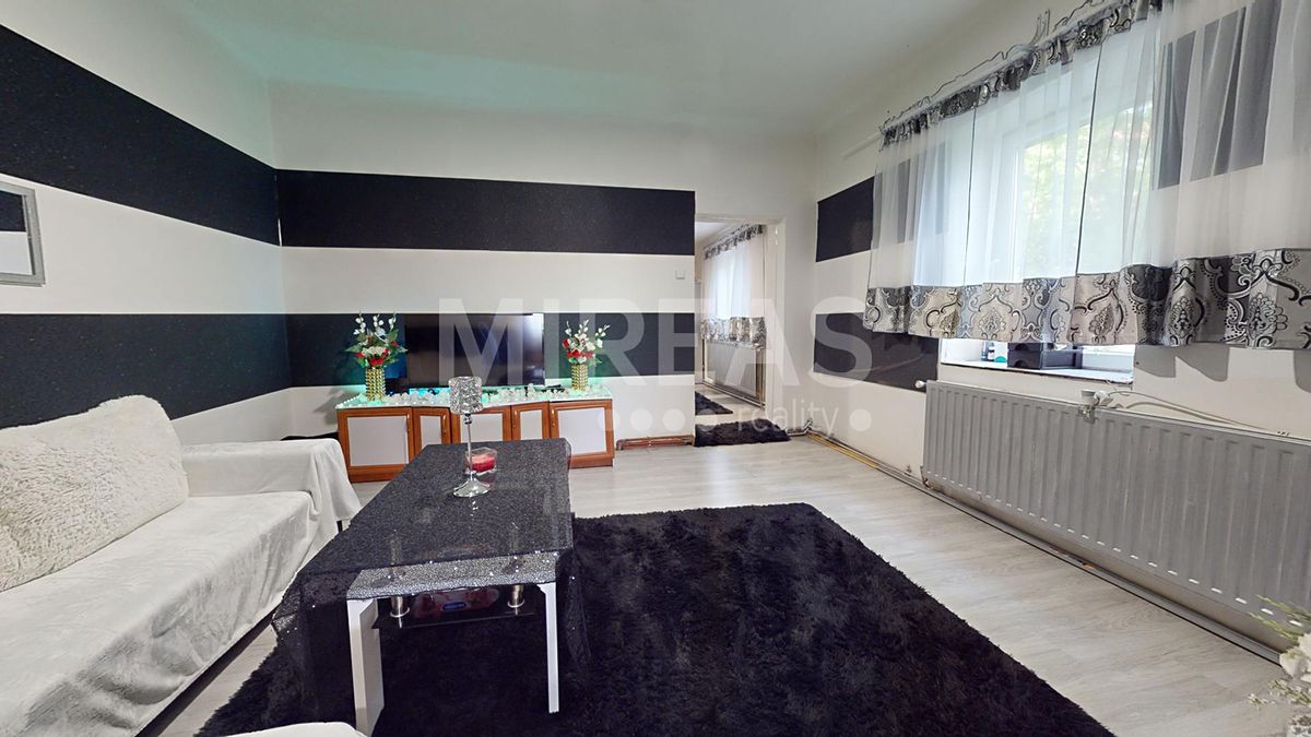 Prodej vícegeneračního domu 324 m², pozemek 1157 m² – fotografie 3