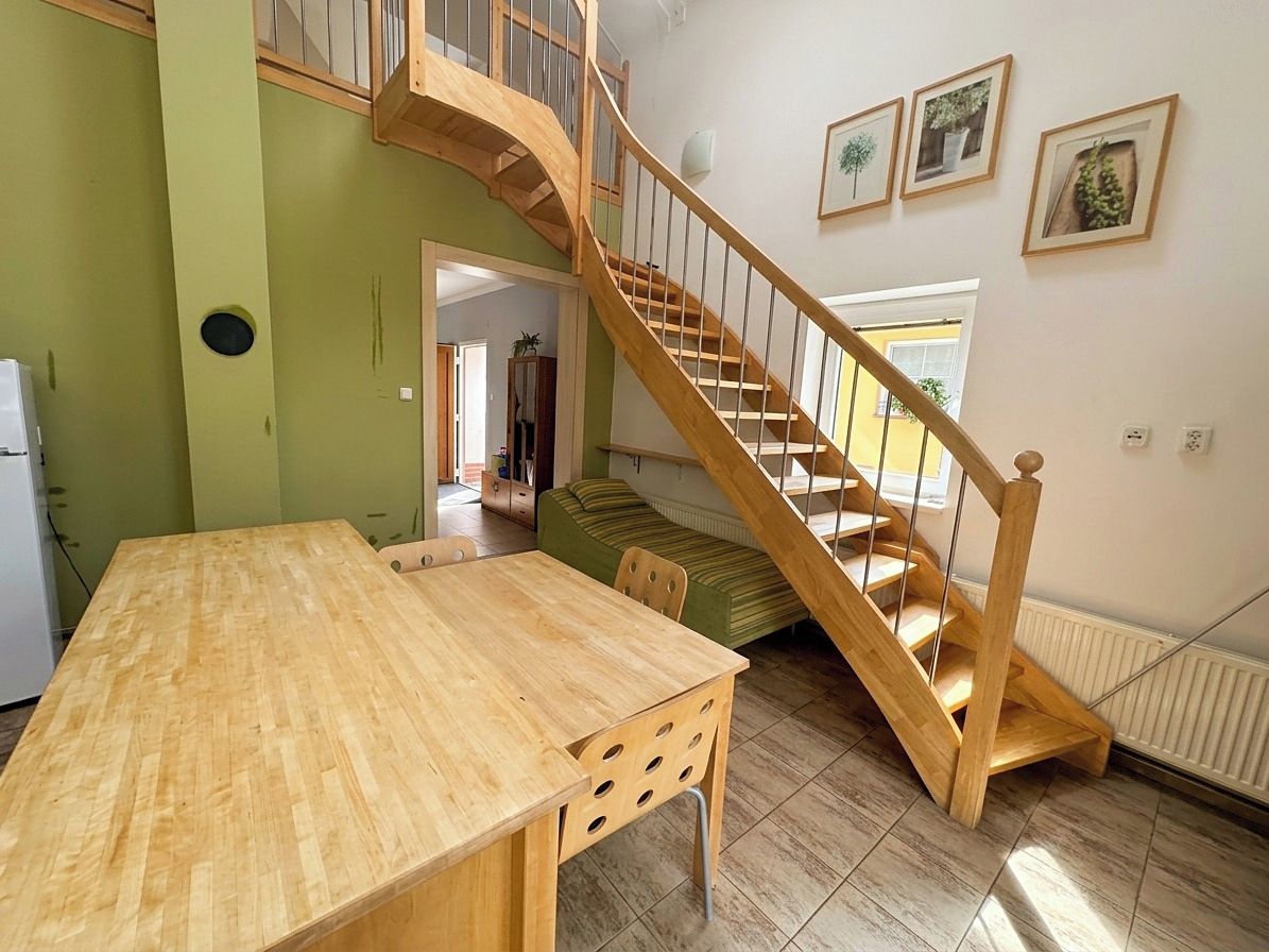 Pronájem rodinného domu 140 m², pozemek 200 m² – fotografie 2