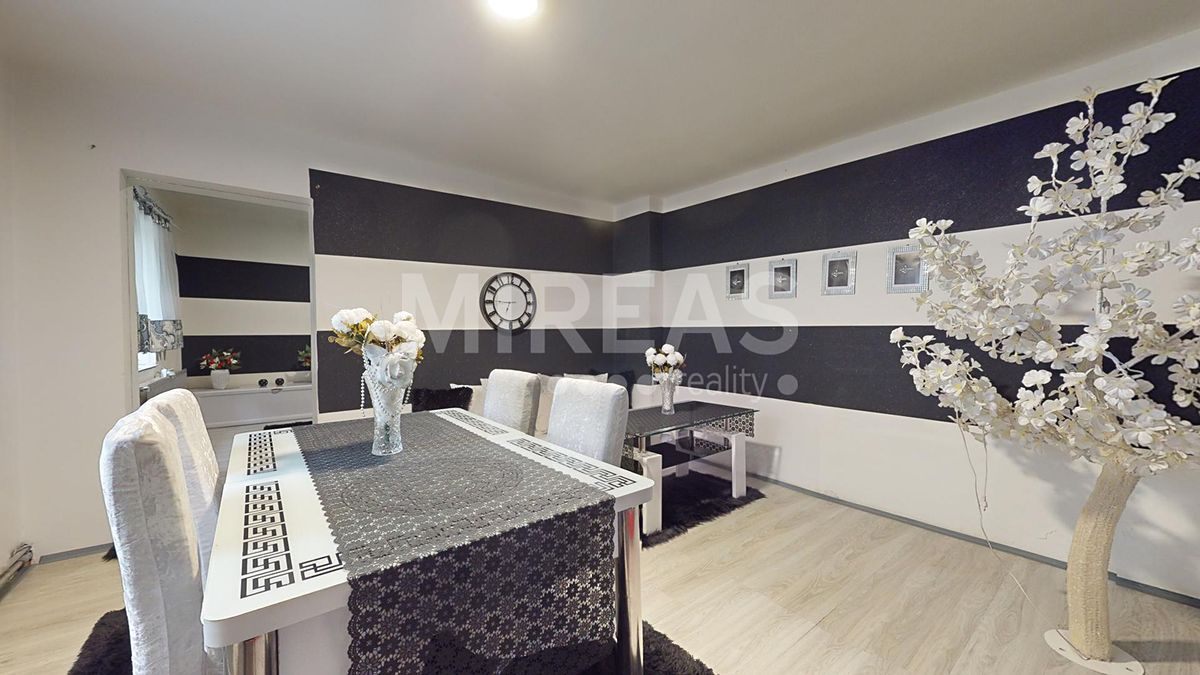 Prodej vícegeneračního domu 324 m², pozemek 1157 m² – fotografie 2