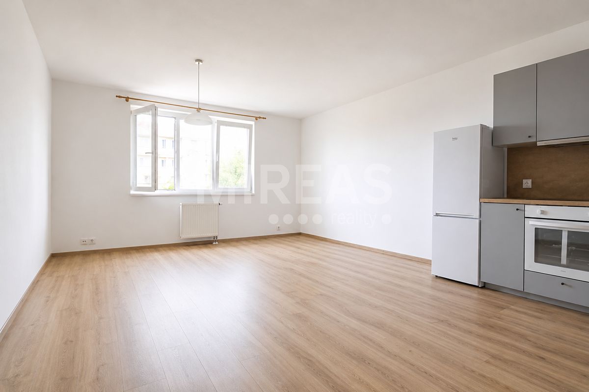 Pronájem bytu 2+kk 58 m² – fotografie 2