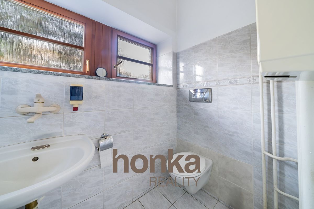 Prodej rodinného domu 183 m², pozemek 1161 m² – fotografie 2