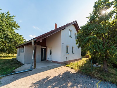 Prodej  rodinného domu 90 m², pozemek 1 925 m²