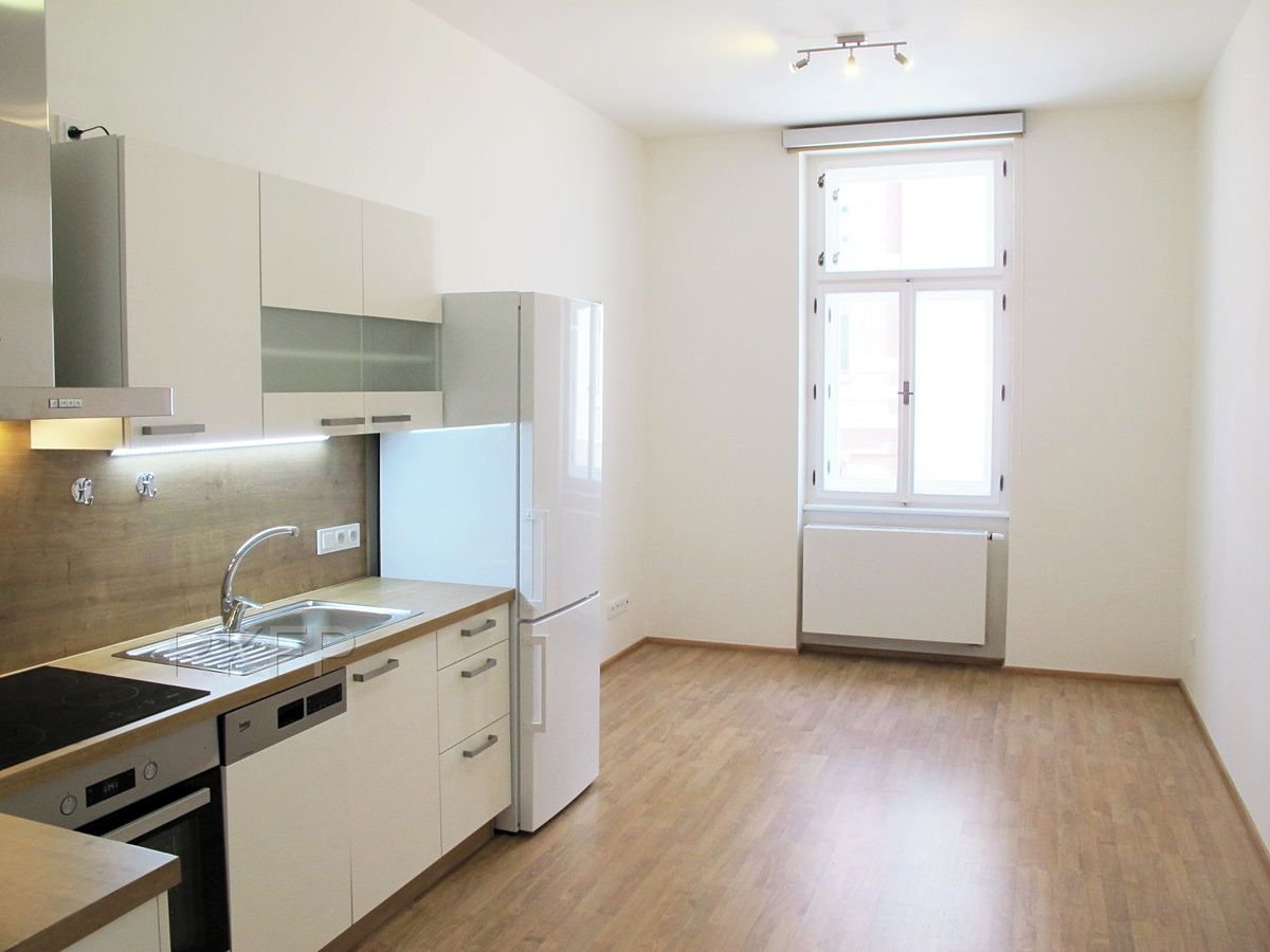 Pronájem bytu 2+kk 37 m² – fotografie 4