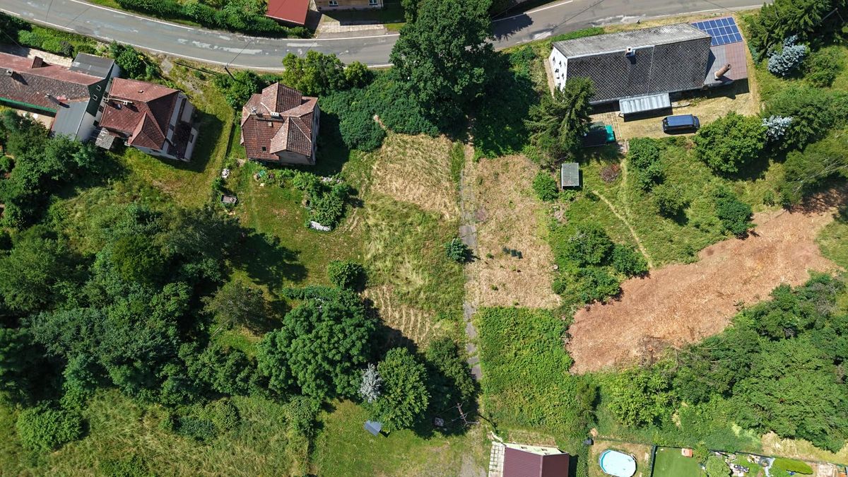 Prodej stavebního pozemku 917 m² – fotografie 2