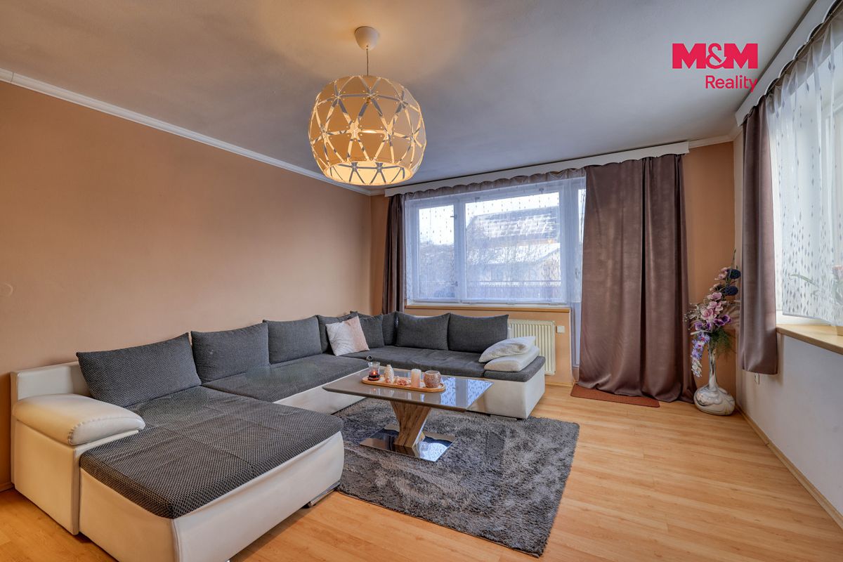 Prodej rodinného domu 239 m², pozemek 1521 m² – fotografie 4