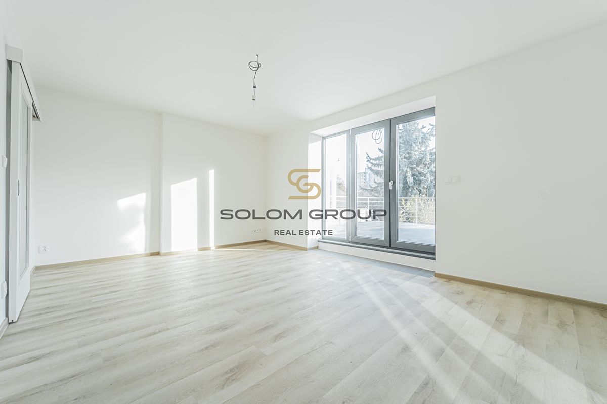 Prodej rodinného domu 208 m², pozemek 245 m² – fotografie 2