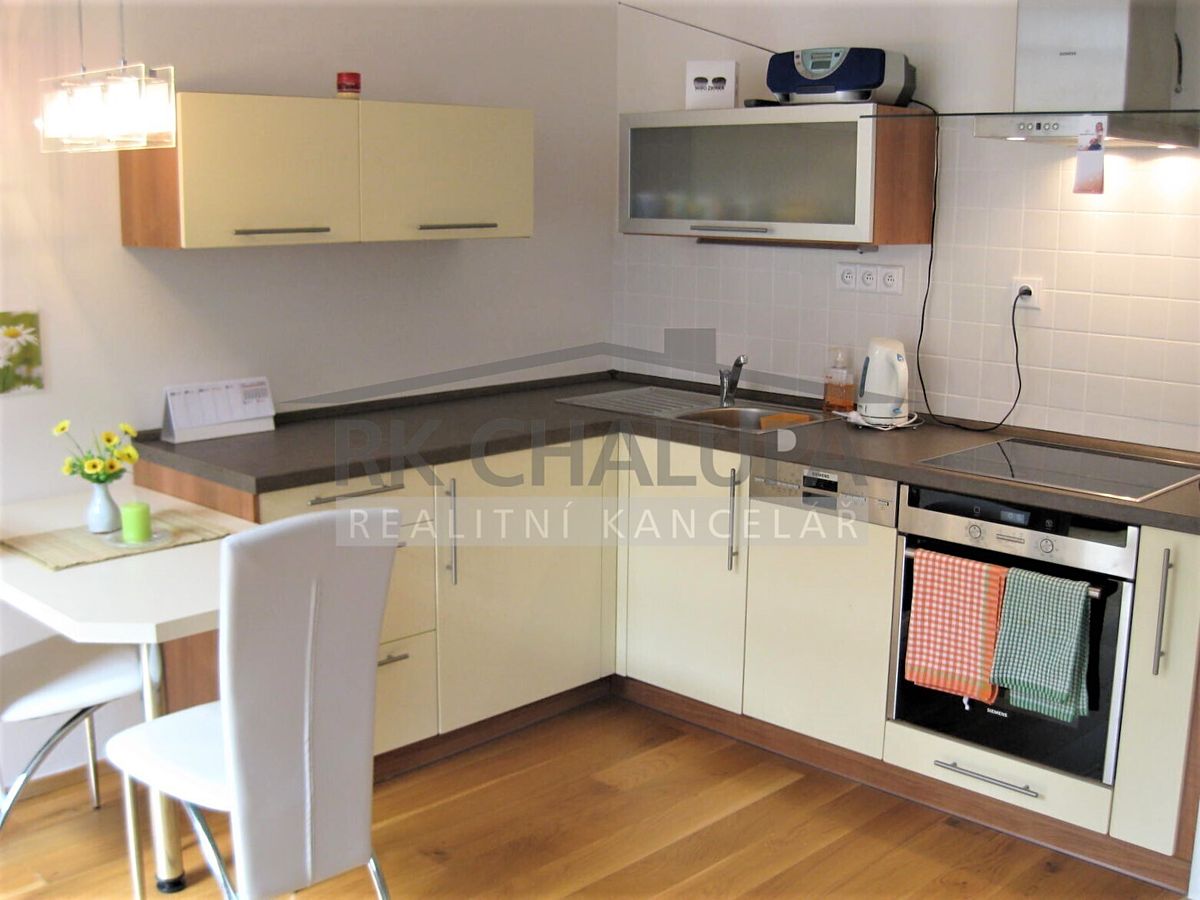 Pronájem bytu 2+kk 45 m² – fotografie 3
