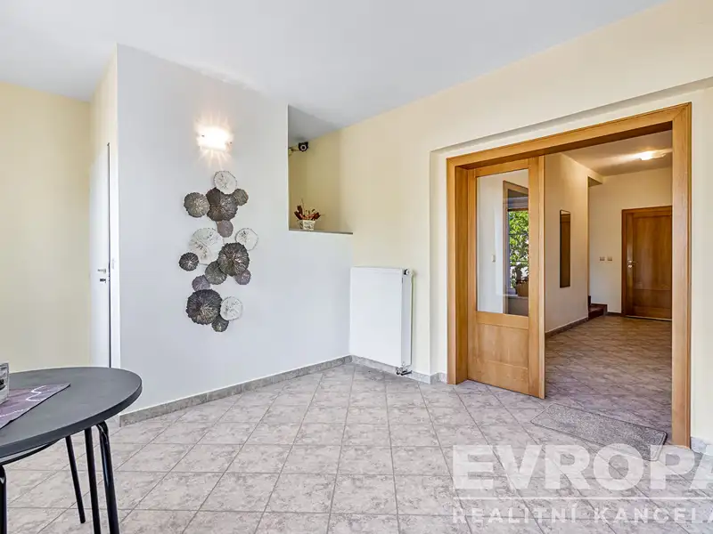 Prodej rodinného domu 375 m², pozemek 772 m², Nové Město na Moravě – náhled fotky 3