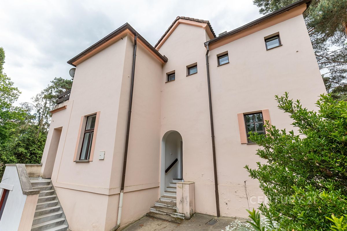 Prodej vily 260 m², pozemek 687 m²