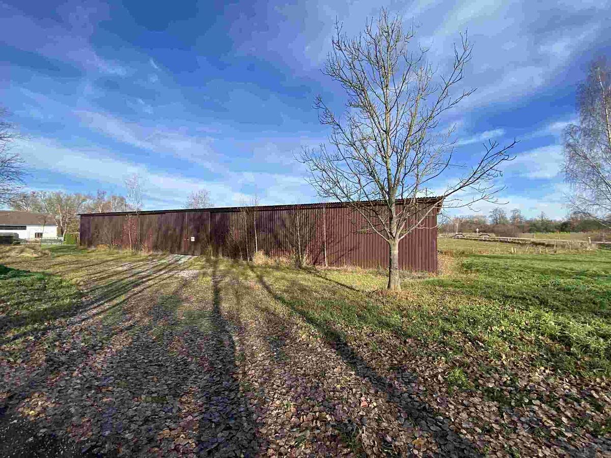 Prodej stavebního pozemku 3703 m² – fotografie 2