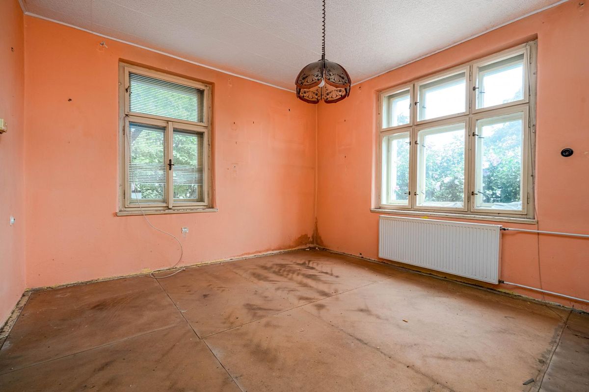 Prodej rodinného domu 186 m², pozemek 680 m² – fotografie 2