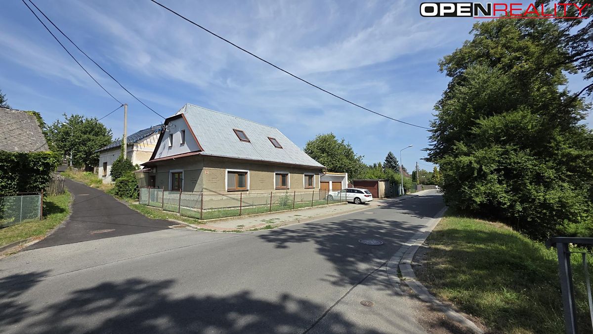 Prodej rodinného domu 180 m², pozemek 958 m² – fotografie 2