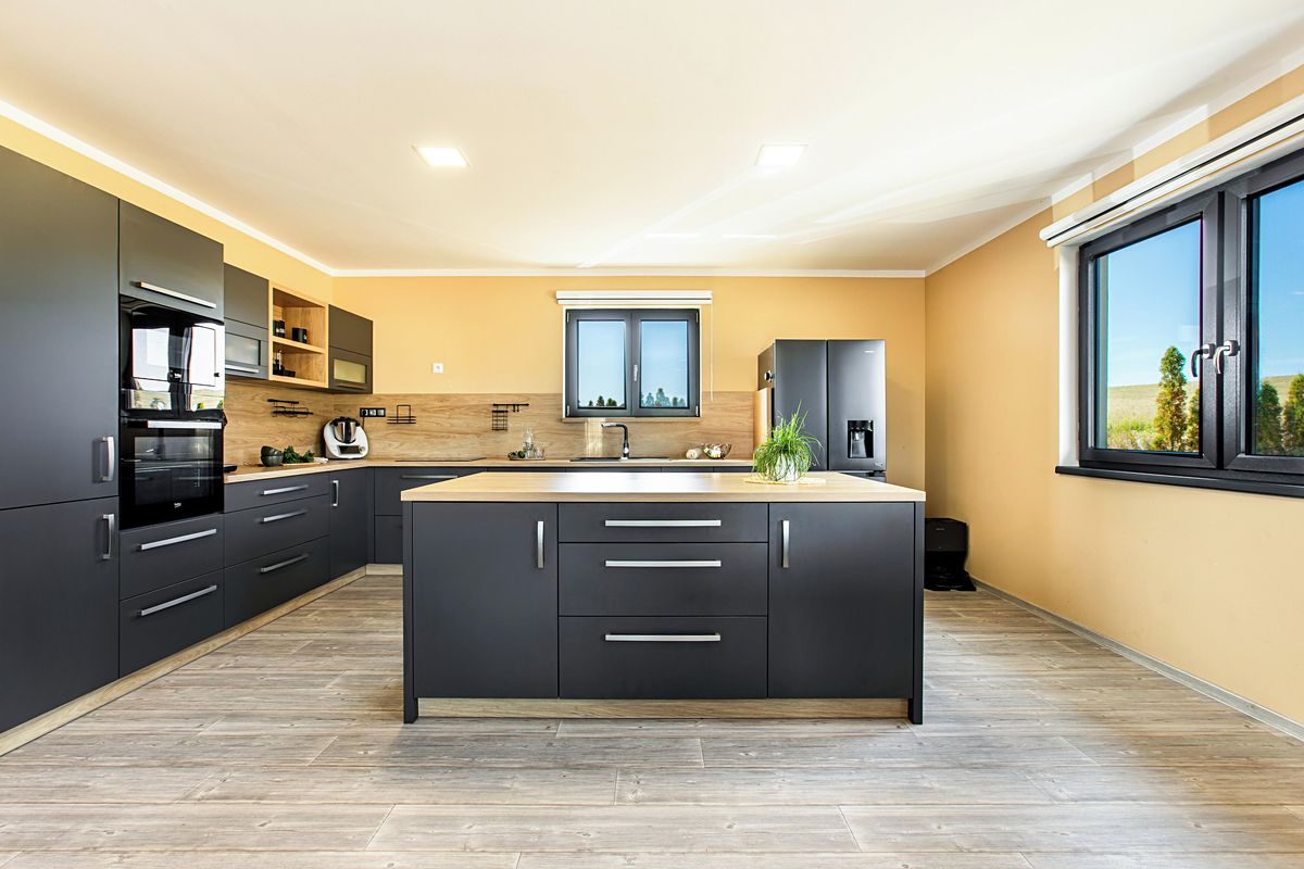 Prodej rodinného domu 167 m², pozemek 7596 m²