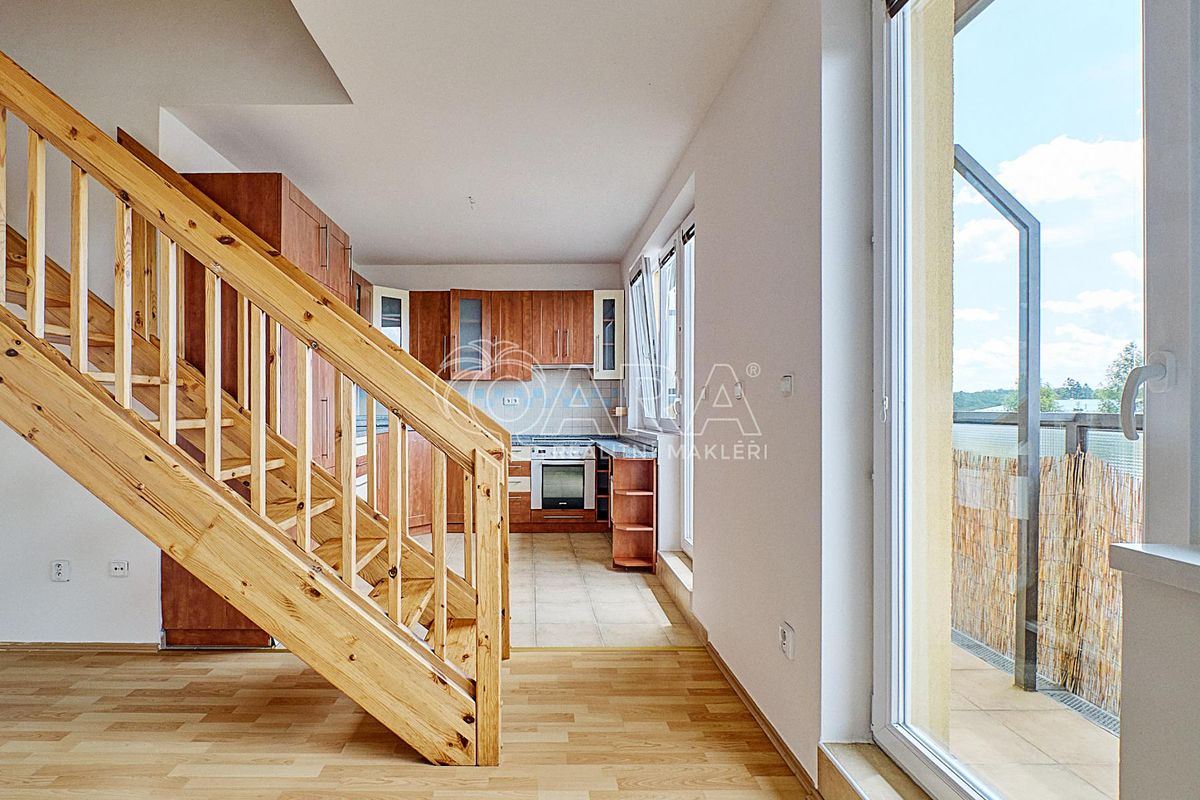 Pronájem bytu 3+kk 69 m² – fotografie 2