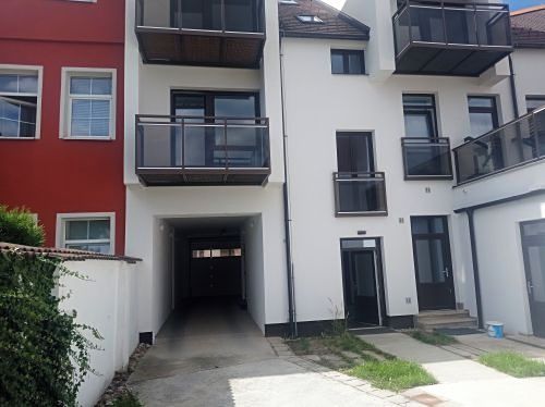 Pronájem bytu 2+kk 55 m² – fotografie 2