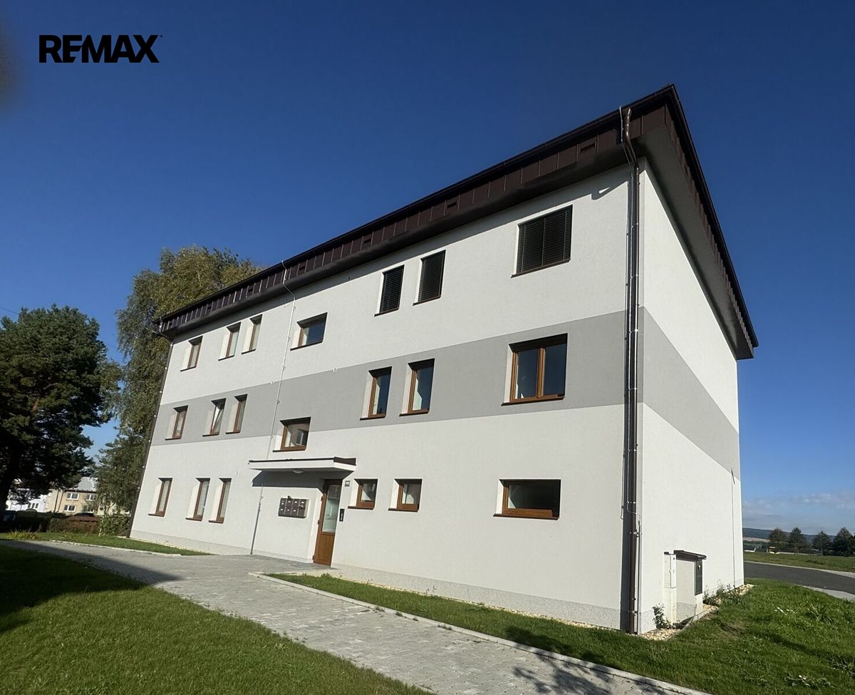Pronájem bytu 3+kk 98 m²