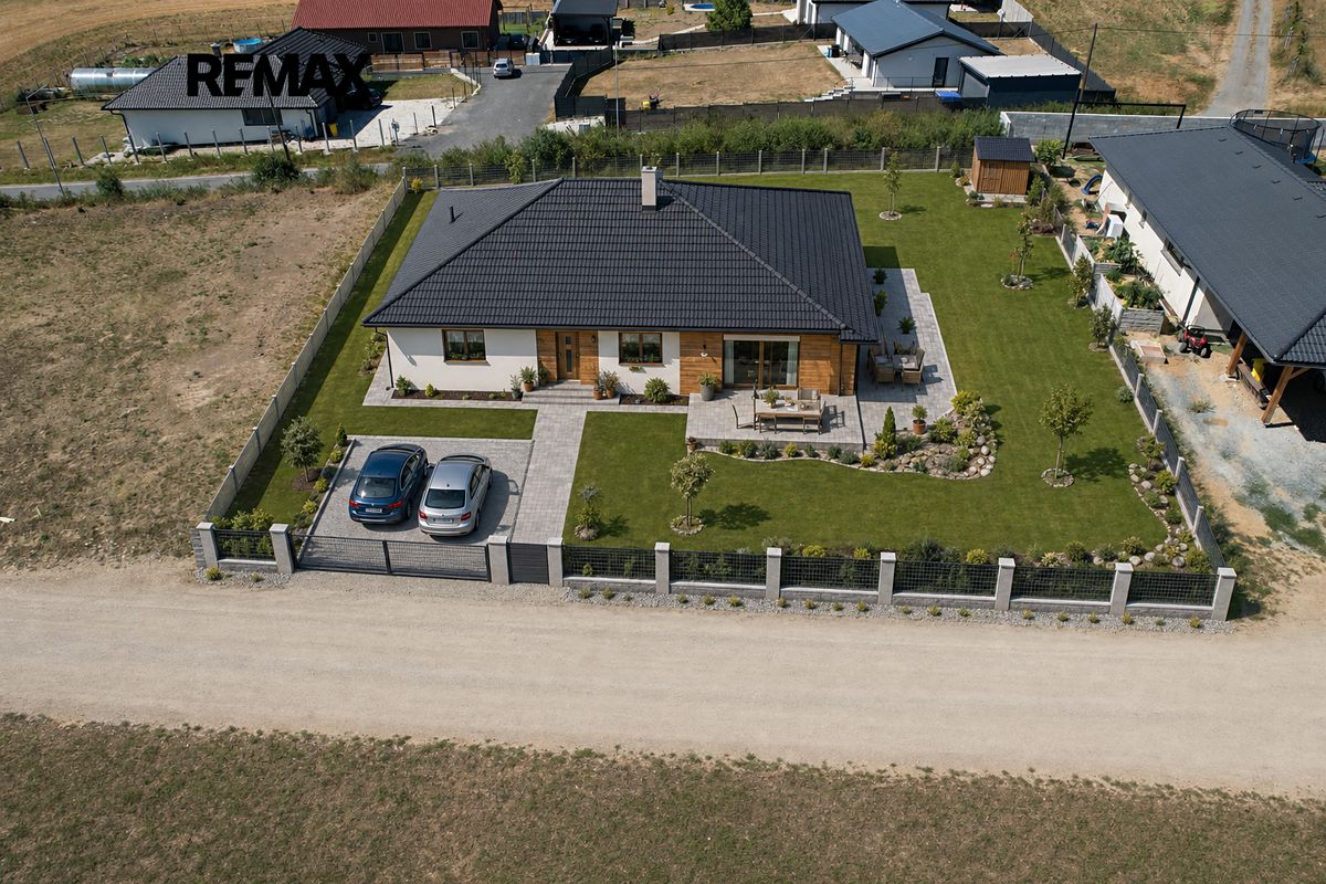 Prodej stavebního pozemku 1060 m² – fotografie 3