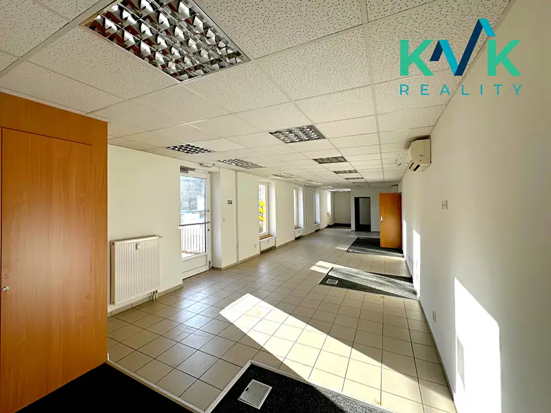 Pronájem obchodního prostoru 160 m², Ostrov – náhled fotky 1