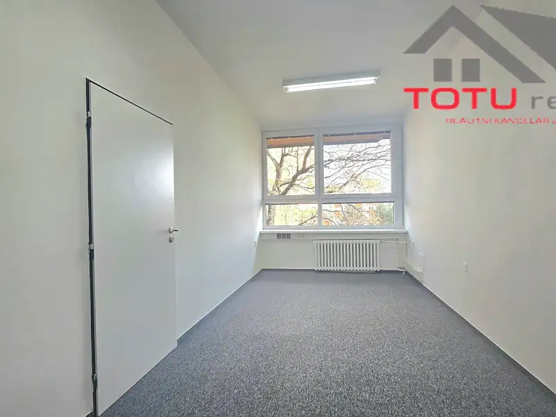 Pronájem kanceláře 18 m², Chrudim – náhled fotky 2