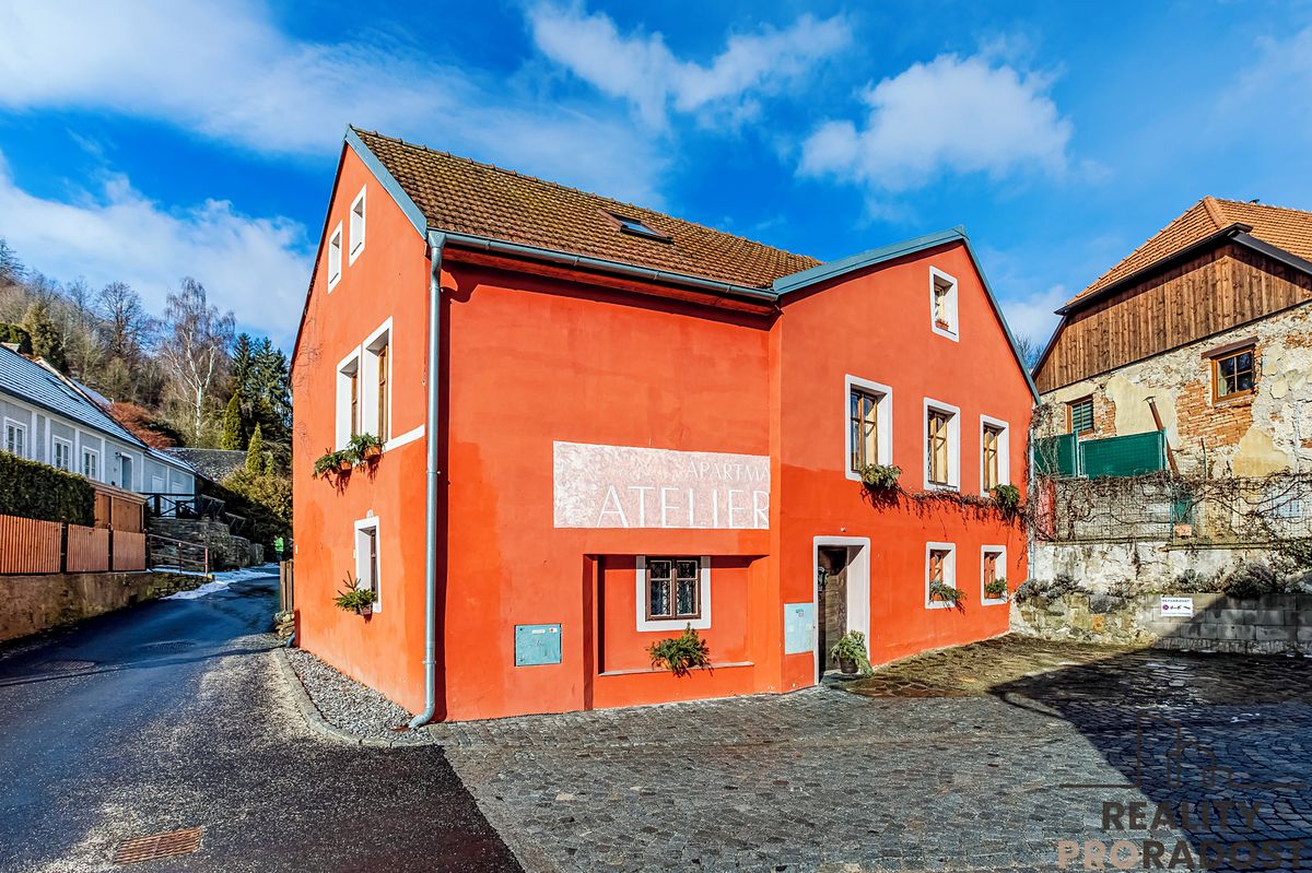 Prodej rodinného domu 220 m², pozemek 162 m²