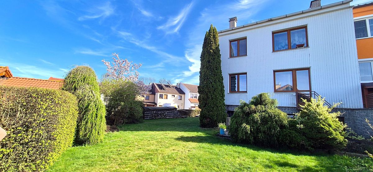 Prodej rodinného domu 195 m², pozemek 572 m² – fotografie 2