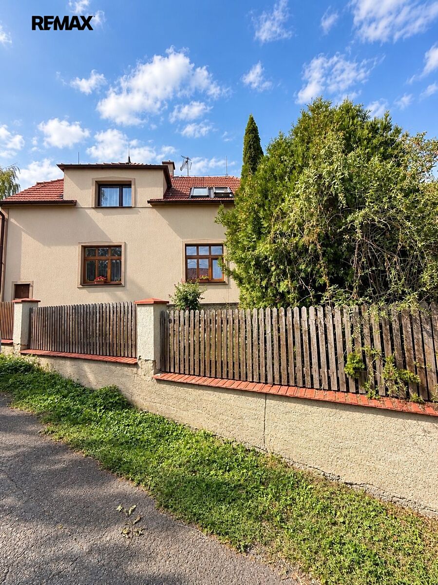 Prodej rodinného domu 90 m², pozemek 659 m² – fotografie 2
