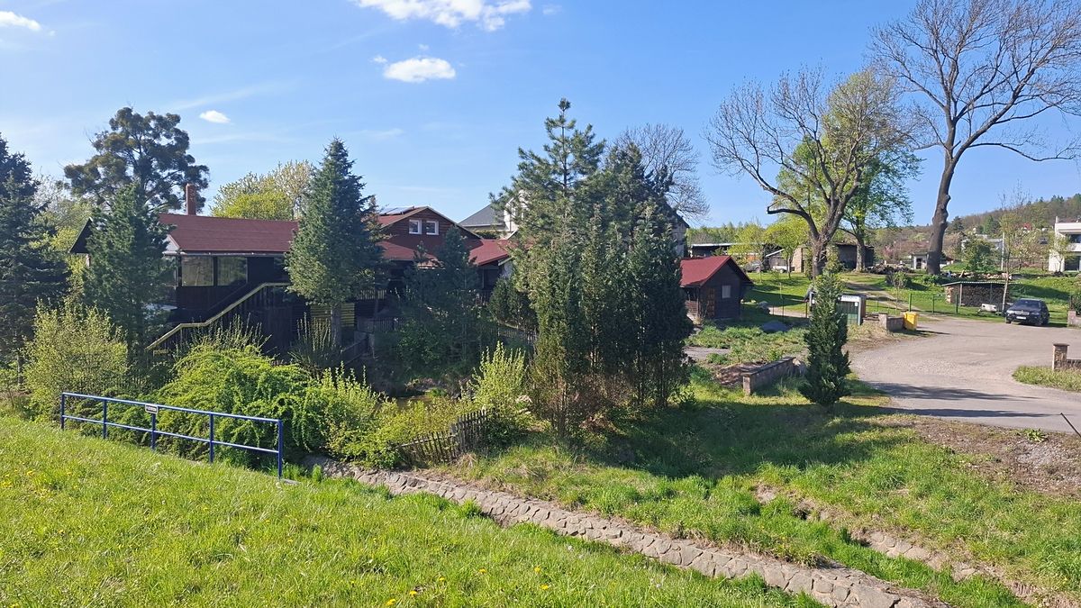 Prodej komerčního pozemku 2739 m² – fotografie 3