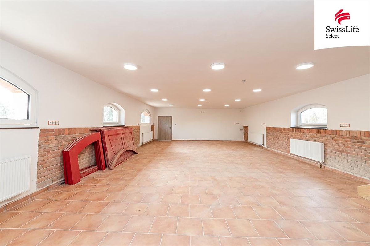 Prodej obchodního prostoru 230 m² – fotografie 3