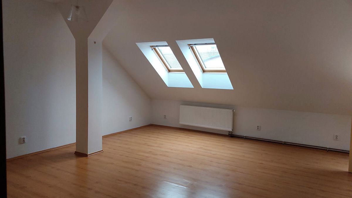 Pronájem bytu 2+kk 74 m² – fotografie 2