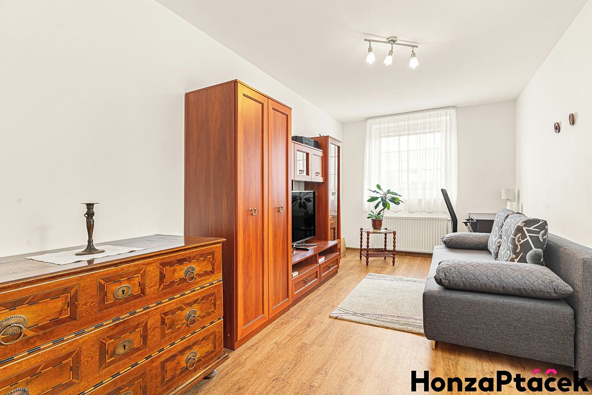 Prodej rodinného domu 187 m², pozemek 422 m² – fotografie 5