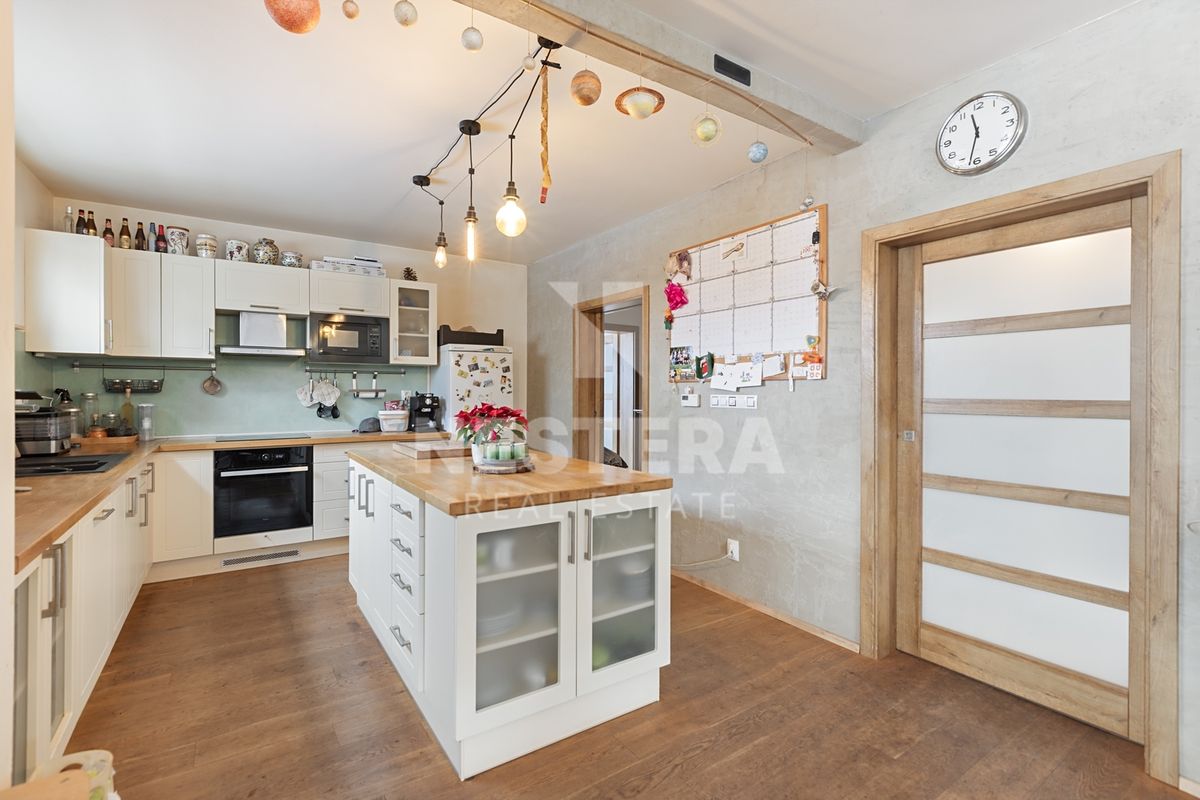 Prodej rodinného domu 161 m², pozemek 1099 m² – fotografie 5