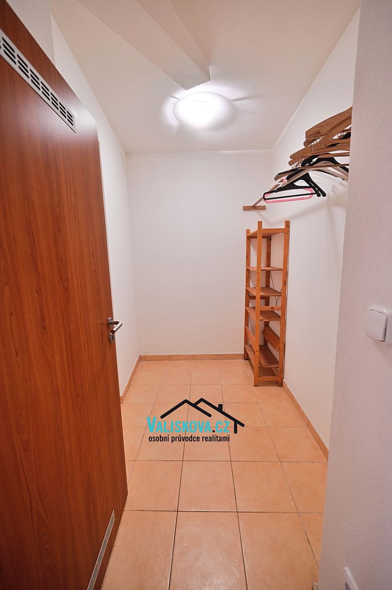 Pronájem bytu 2+kk 60 m² – fotografie 3