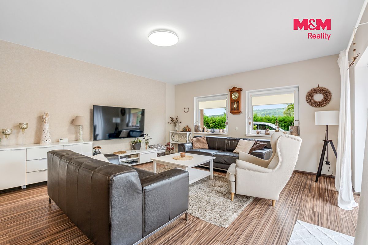 Prodej rodinného domu 252 m², pozemek 848 m² – fotografie 5