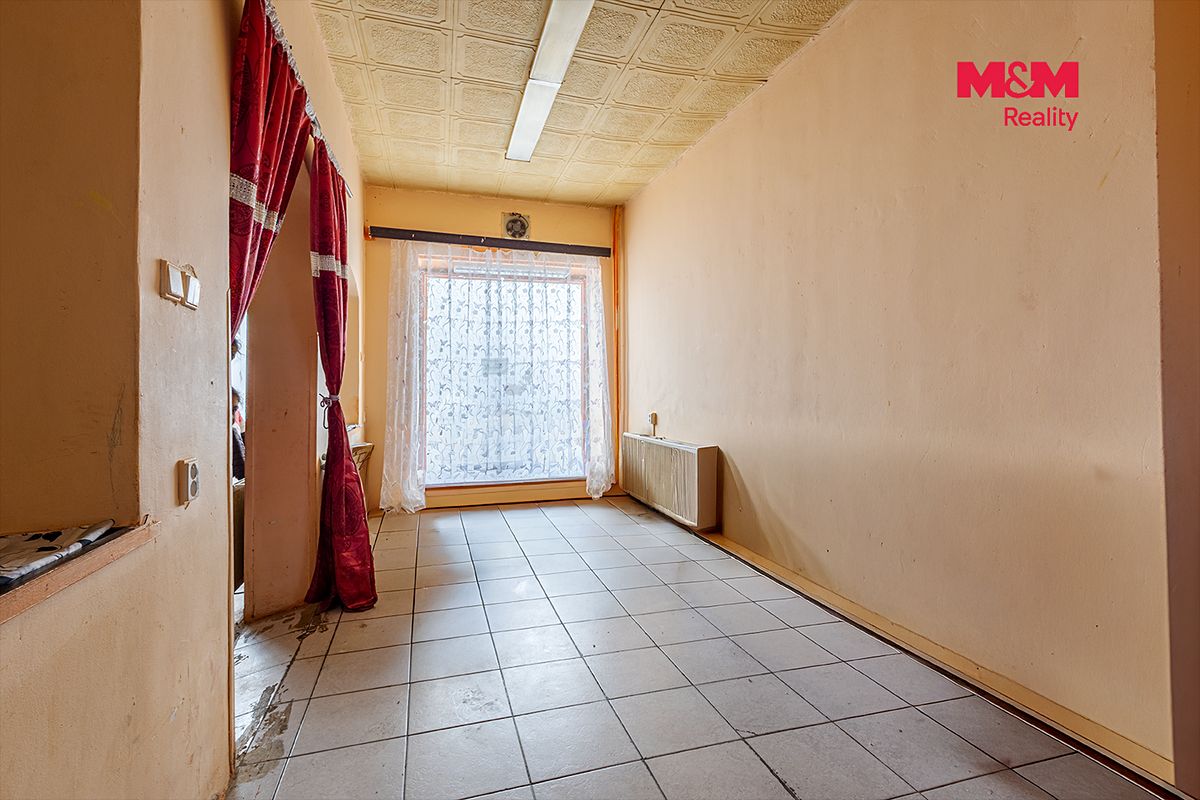 Prodej rodinného domu 258 m², pozemek 258 m² – fotografie 3