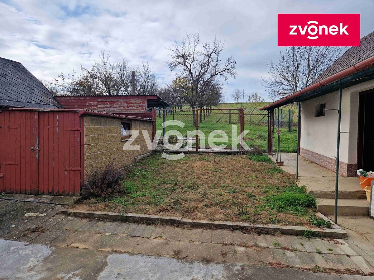 Prodej rodinného domu 280 m², pozemek 1570 m² – fotografie 4