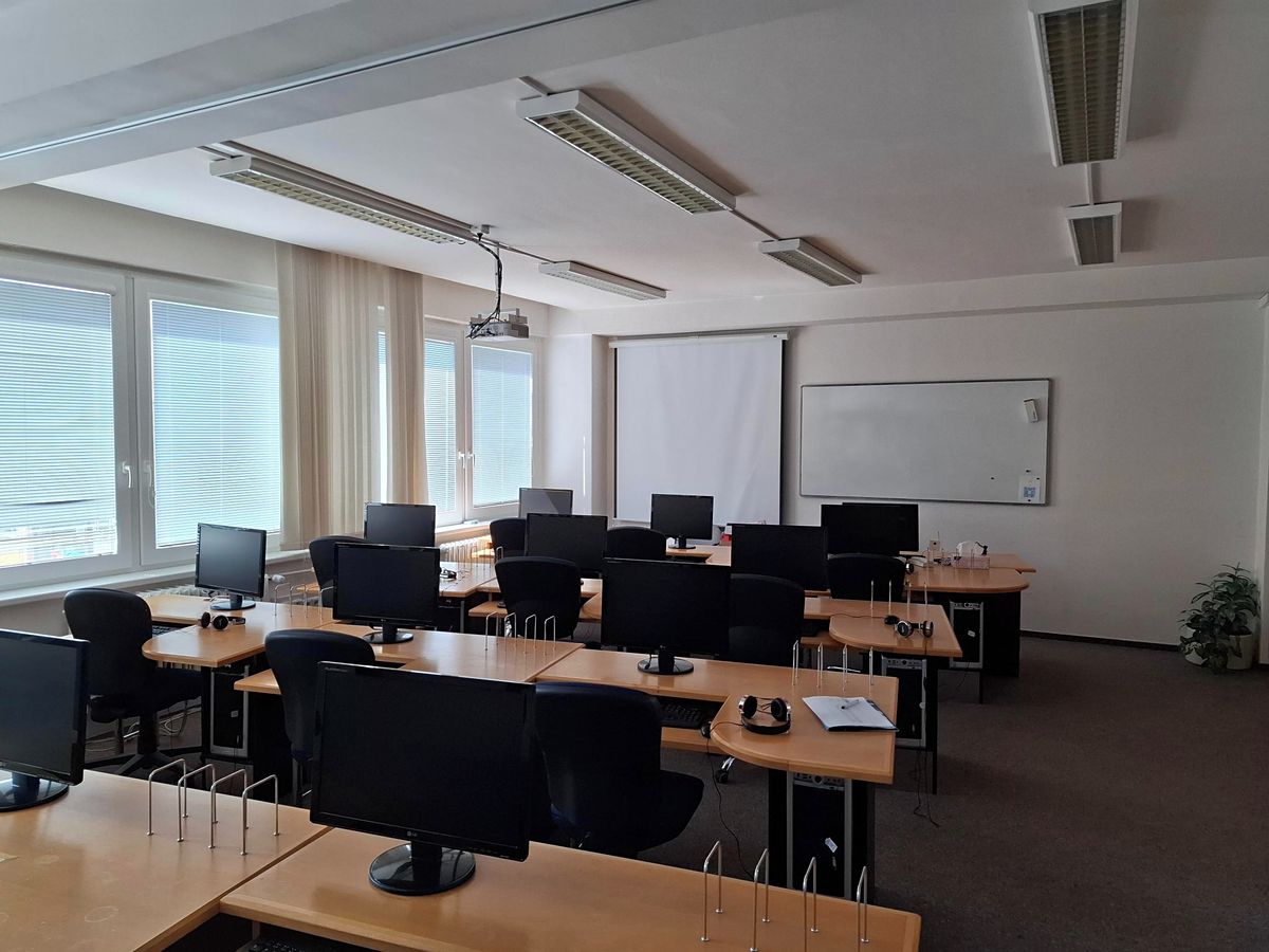 Pronájem kanceláře 365 m² – fotografie 2