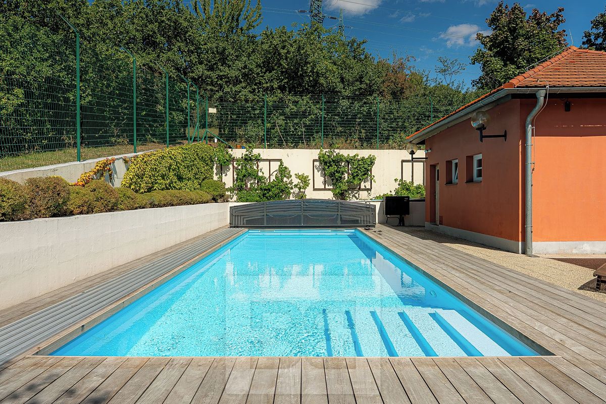 Prodej rodinného domu 230 m², pozemek 355 m² – fotografie 2