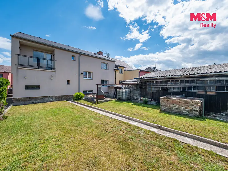 Prodej rodinného domu 200 m², pozemek 357 m², Louny – náhled fotky 2