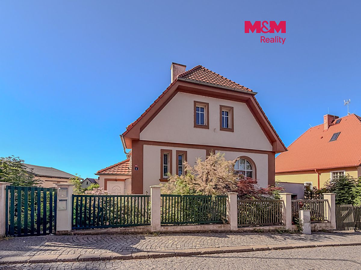 Prodej rodinného domu 200 m², pozemek 607 m²