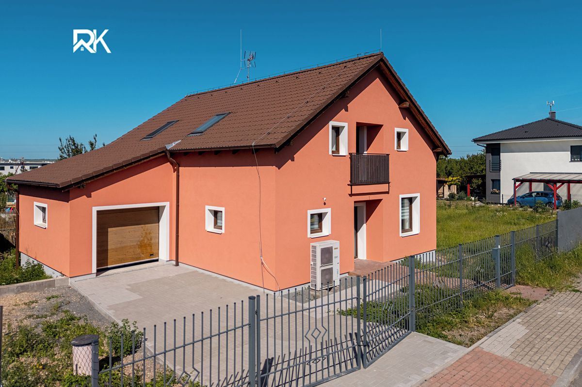Prodej rodinného domu 162 m², pozemek 377 m² – fotografie 3