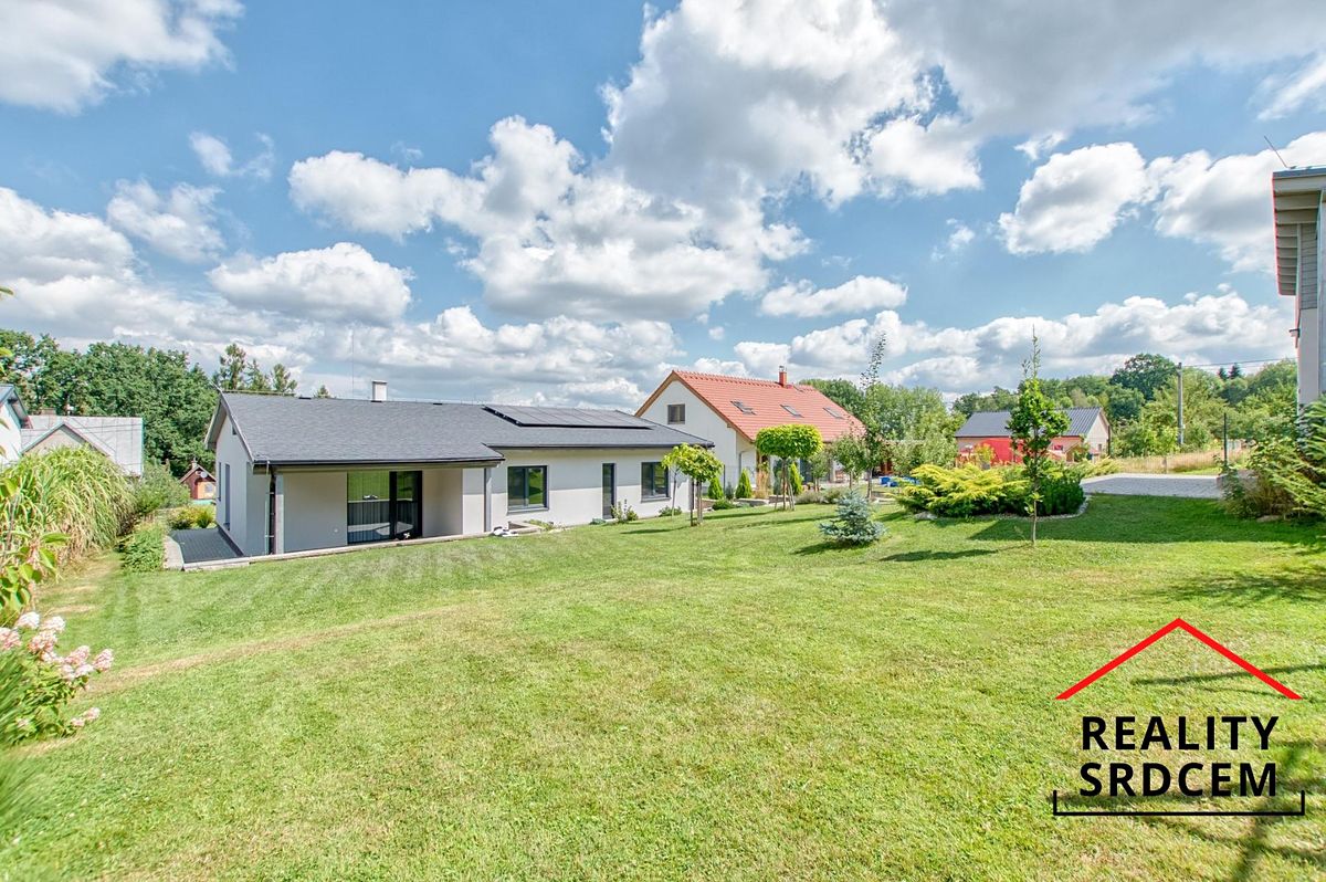 Prodej rodinného domu 129 m², pozemek 1209 m² – fotografie 3