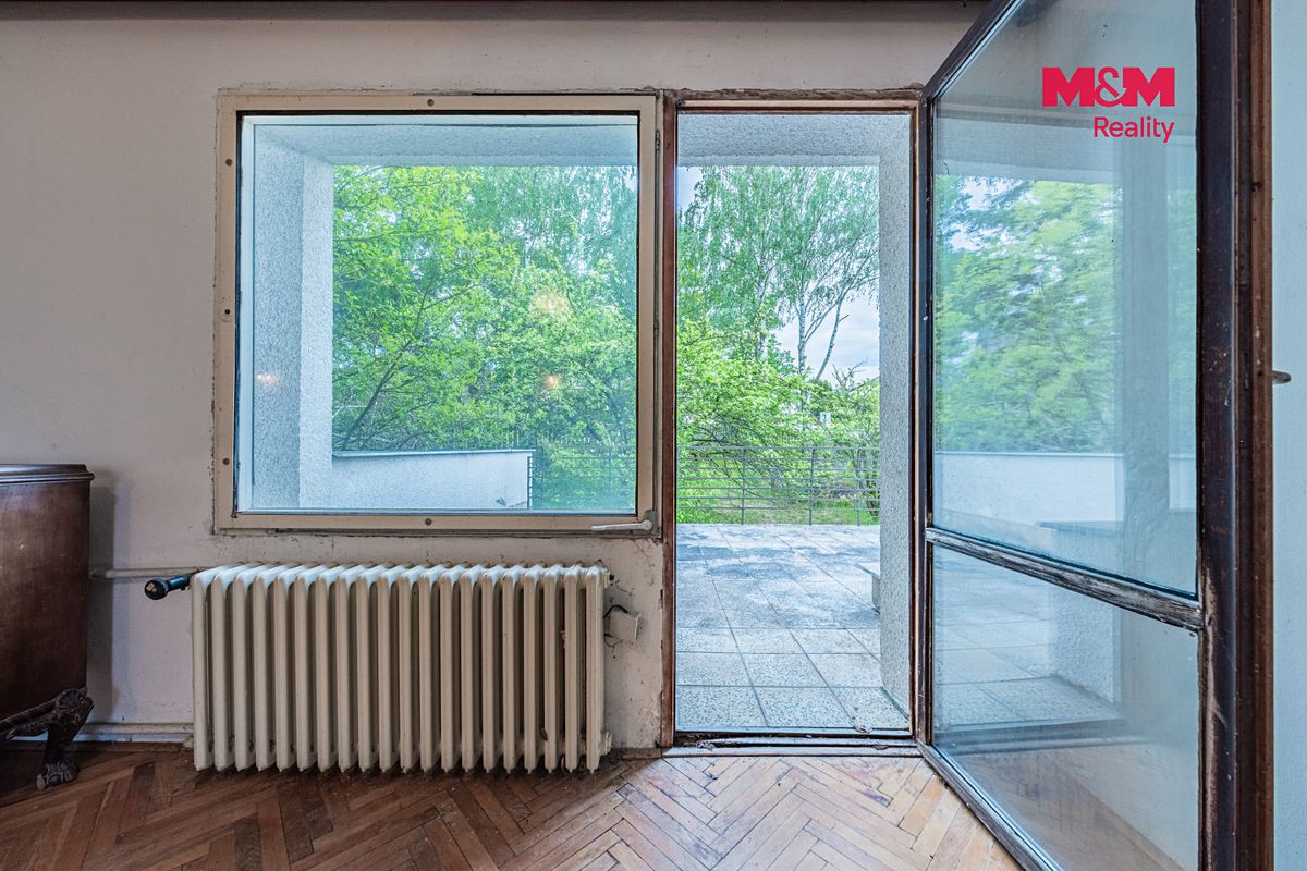 Prodej rodinného domu 266 m², pozemek 972 m² – fotografie 3