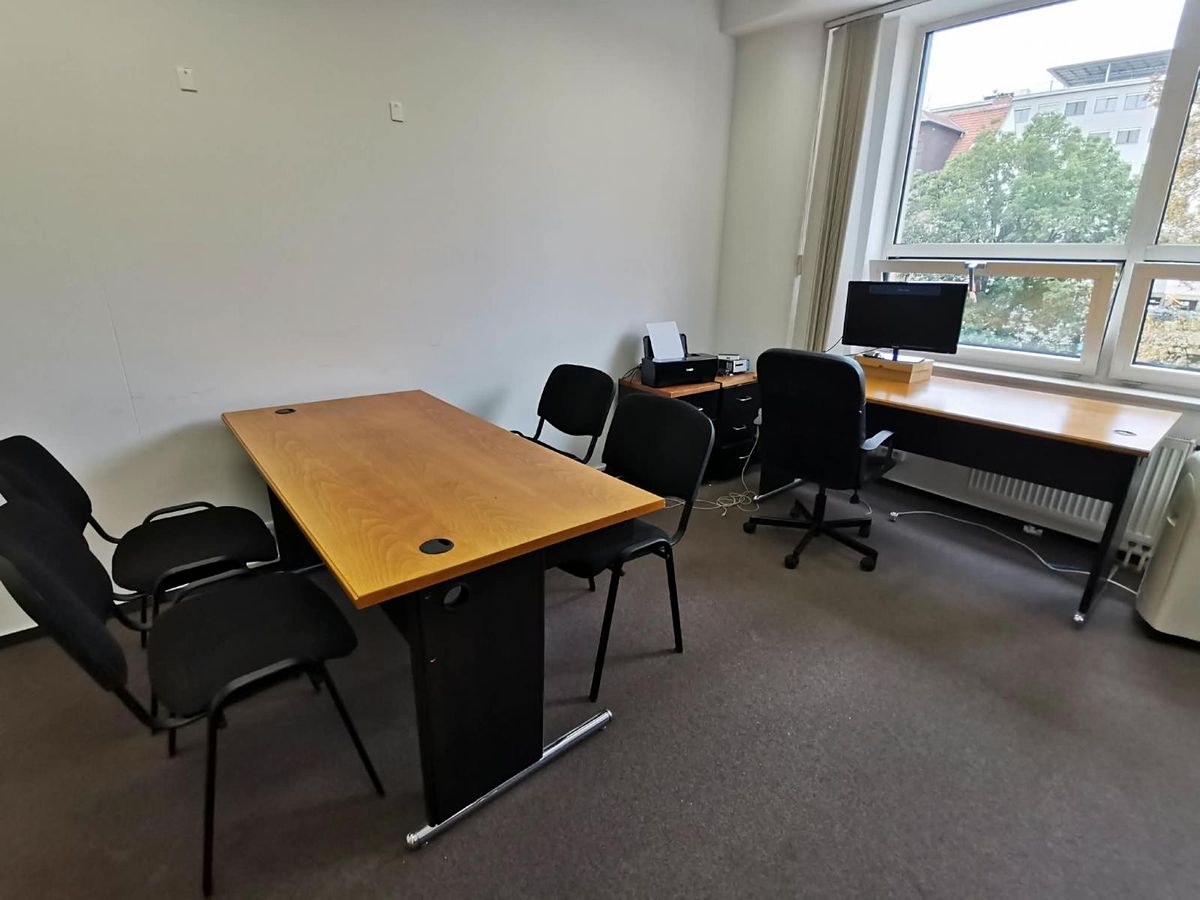 Pronájem kanceláře 18 m² – fotografie 3