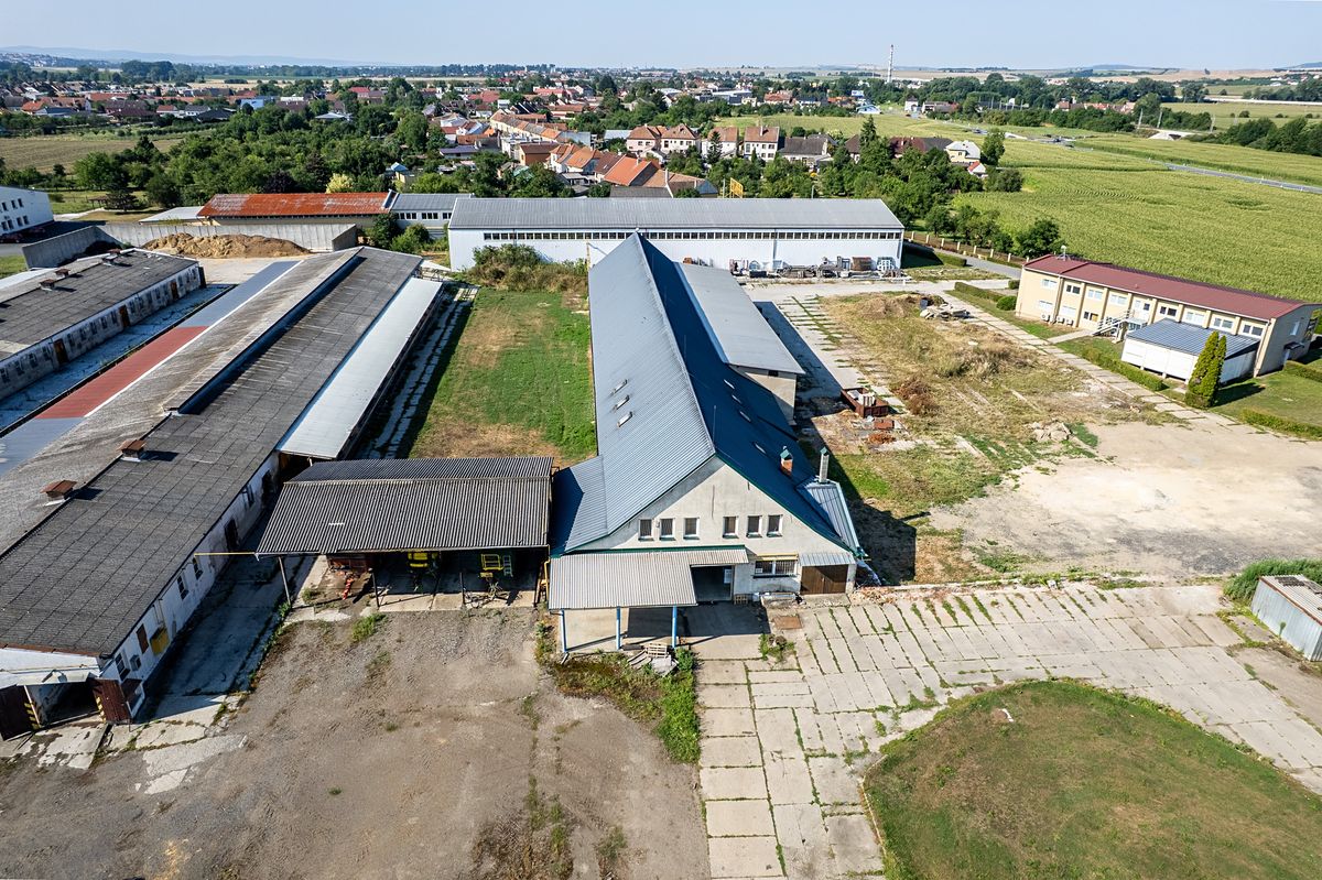 Pronájem výrobní haly, prostoru 1000 m²
