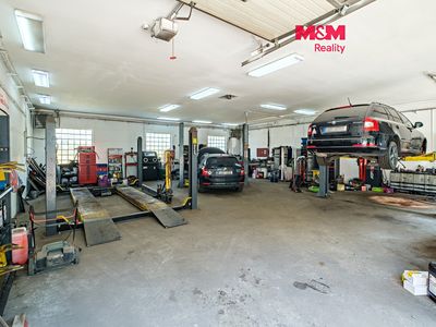 Prodej výrobní haly, prostoru 367 m²