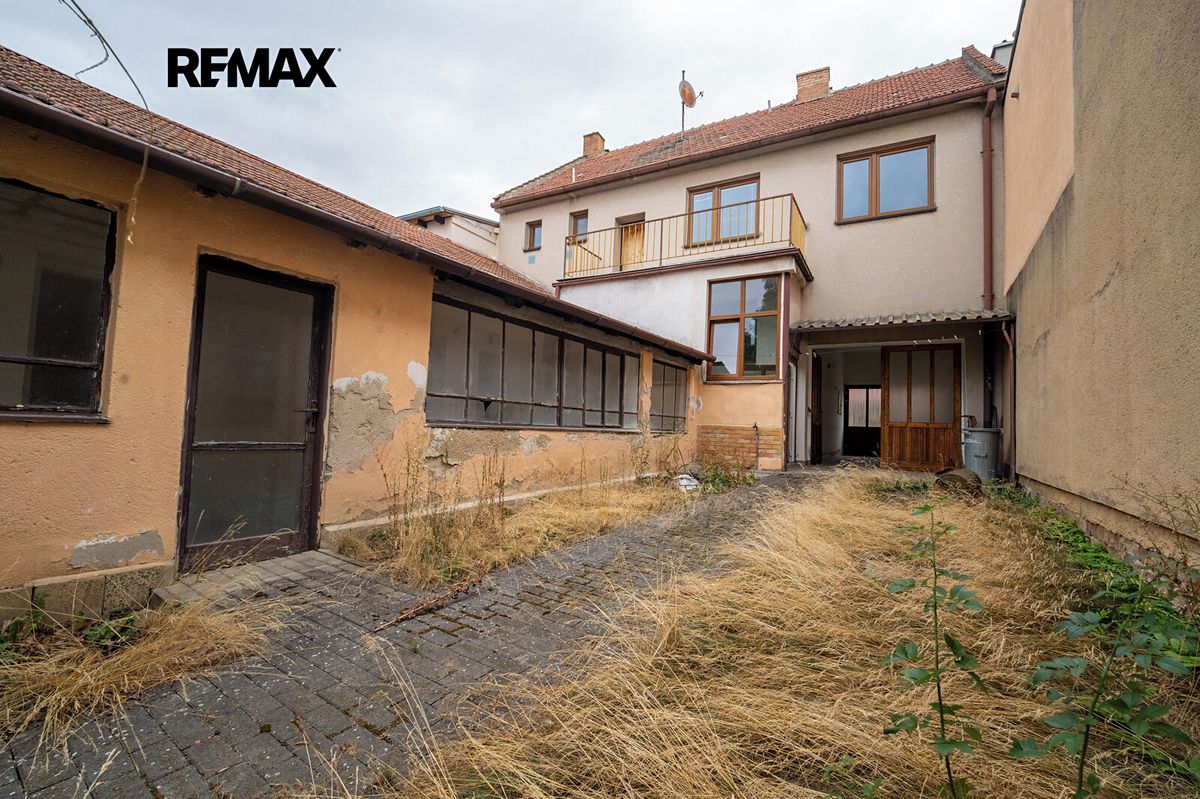 Prodej rodinného domu 190 m², pozemek 1588 m² – fotografie 3